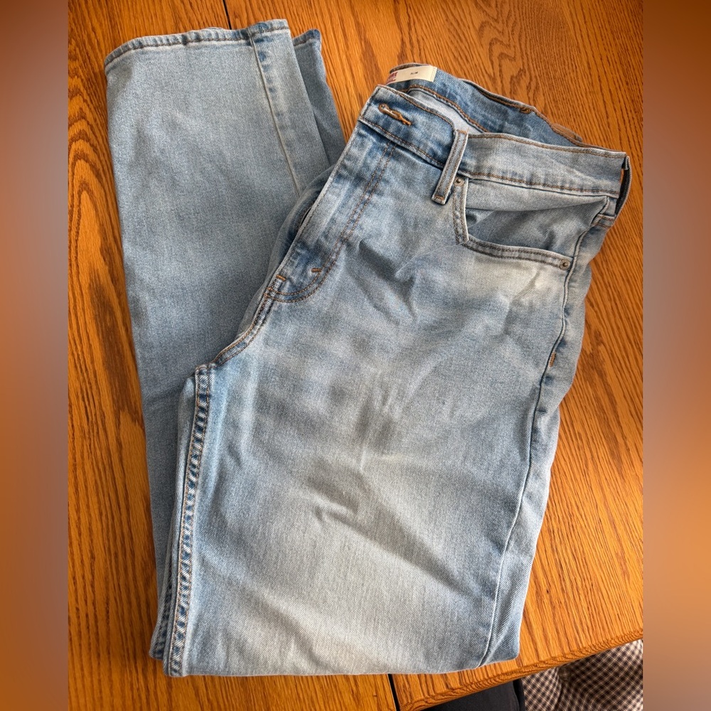 Men's Light Blue Jeans
